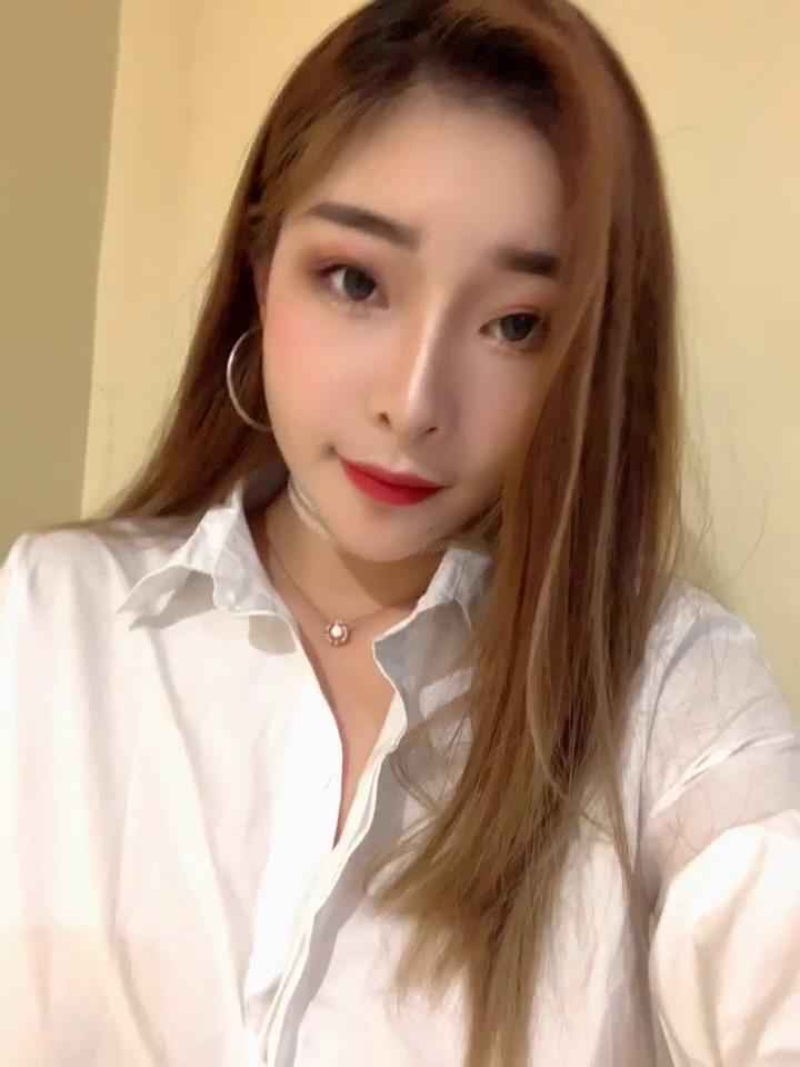 好热 还是这样凉快点