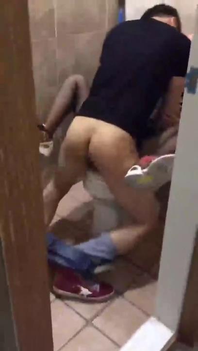 厕所干黑丝美女